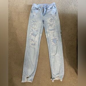 American Eagle Light Wash Ripped Mom Jean Size 0